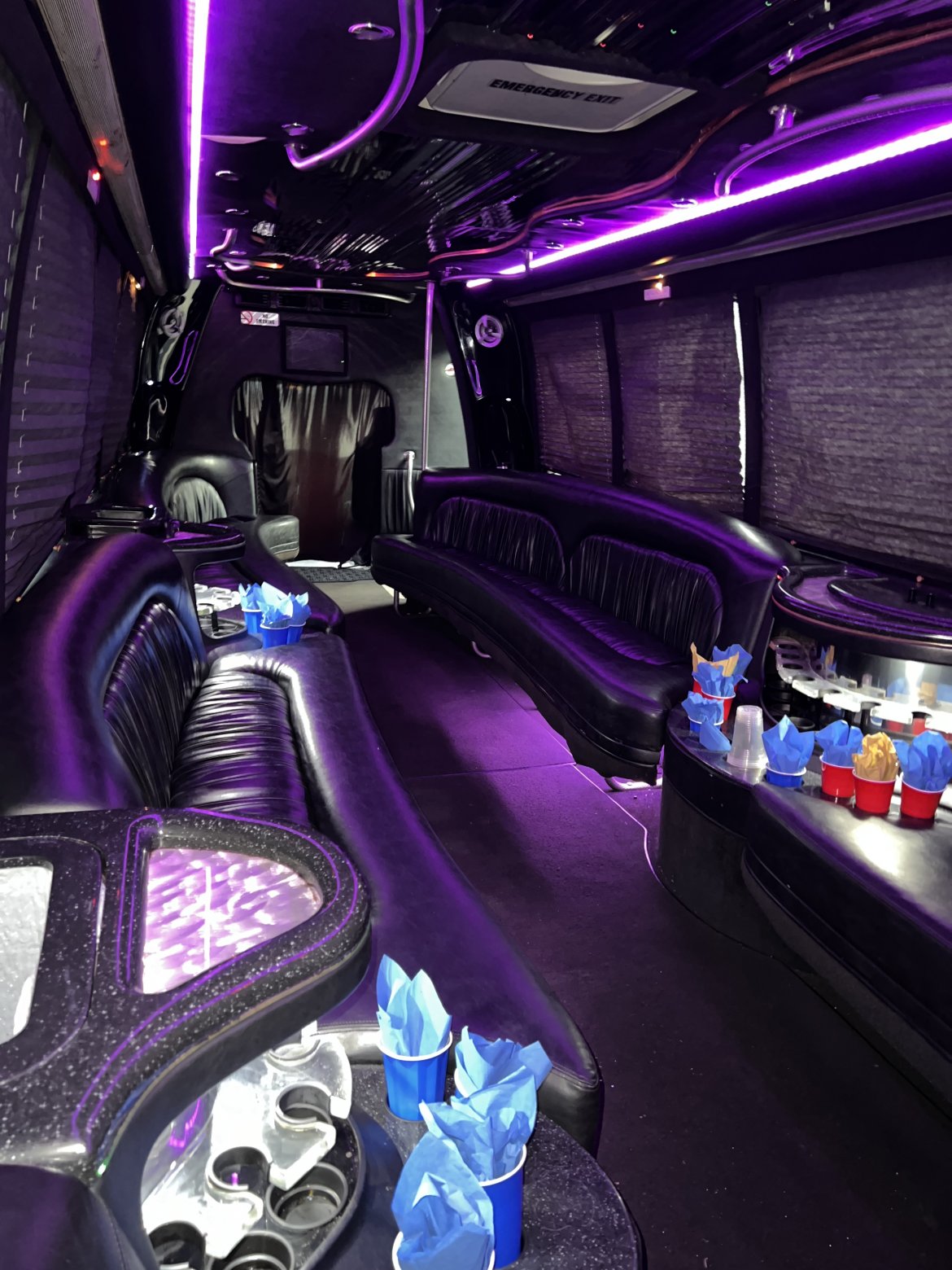 2007 International 3200 DT466 Limo Bus