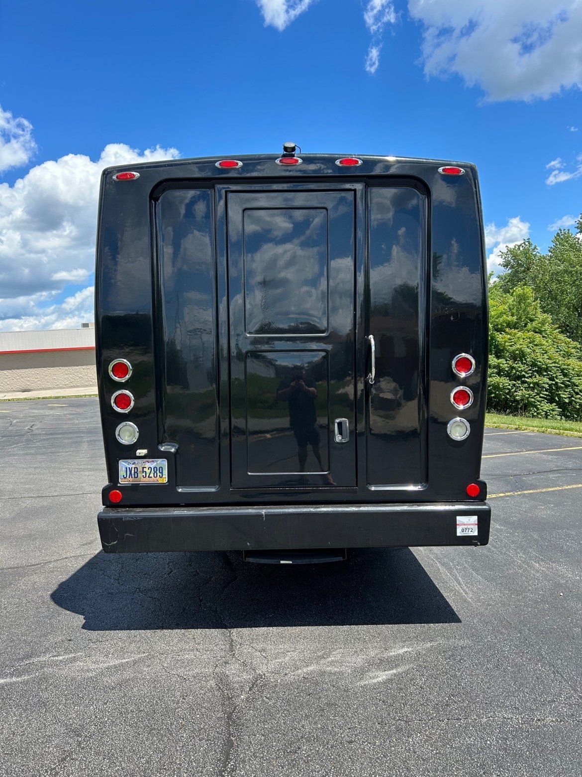 2013 Ford F-550 Shuttle Bus