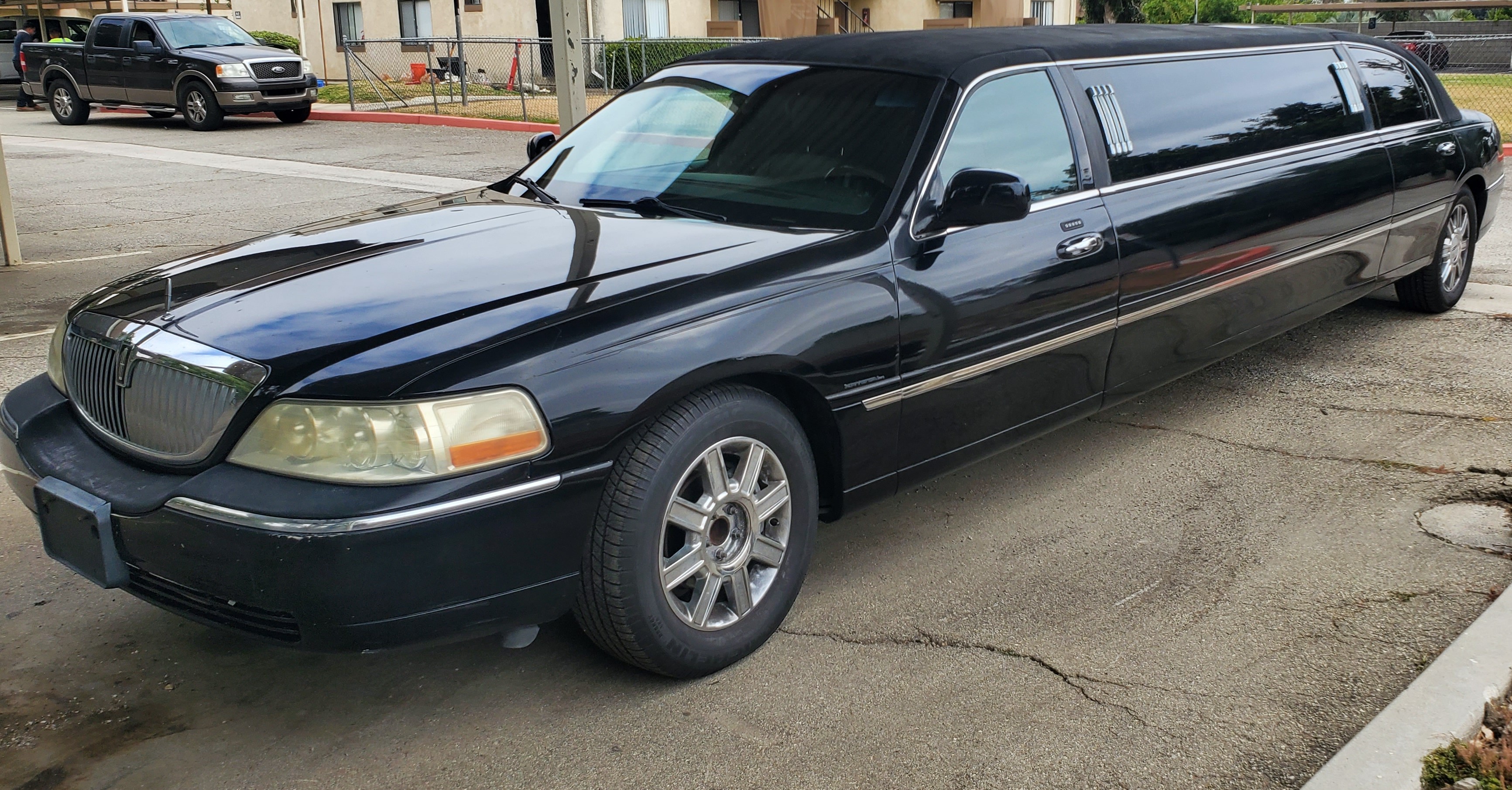 Lincoln Town Car L 2006