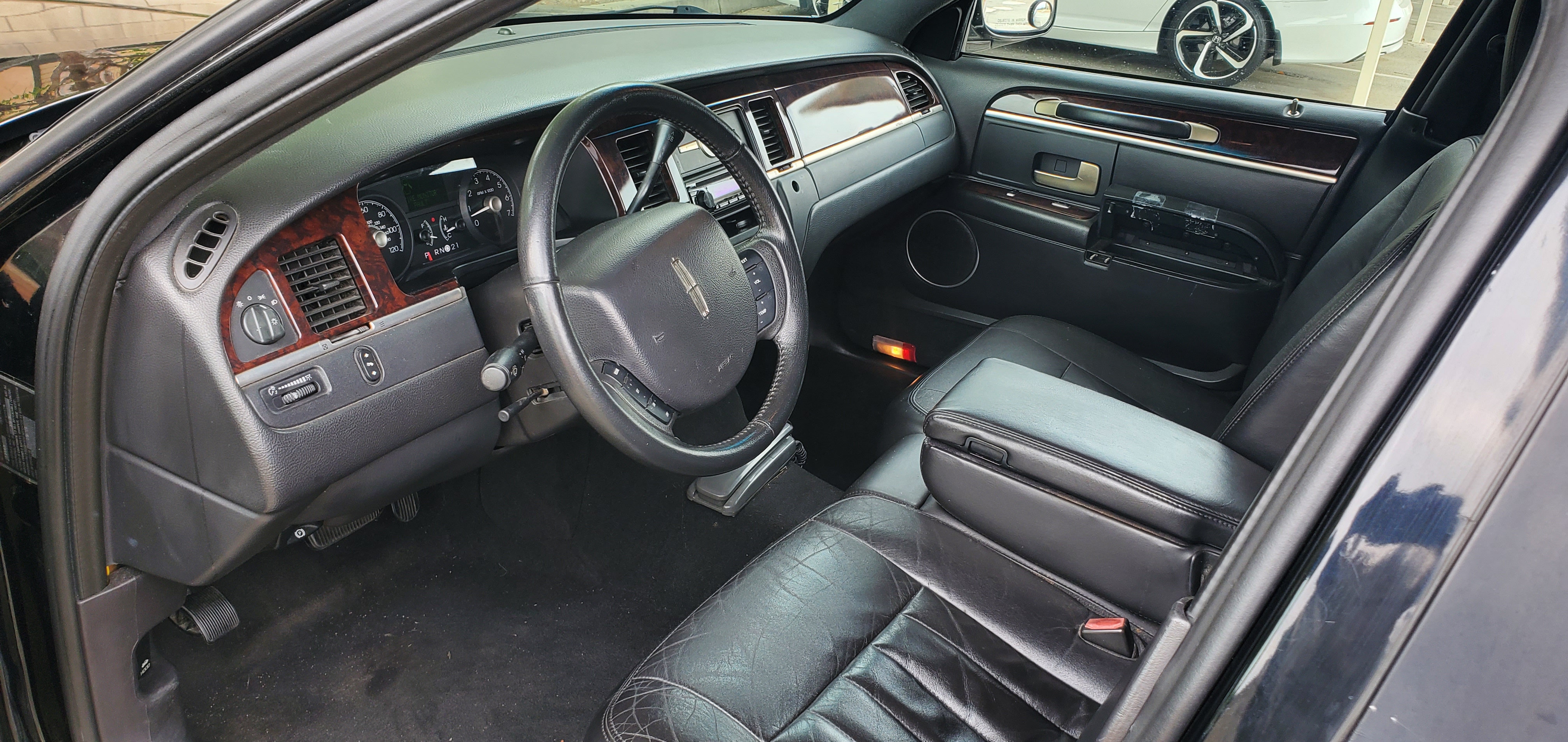 Lincoln Town Car L 2006