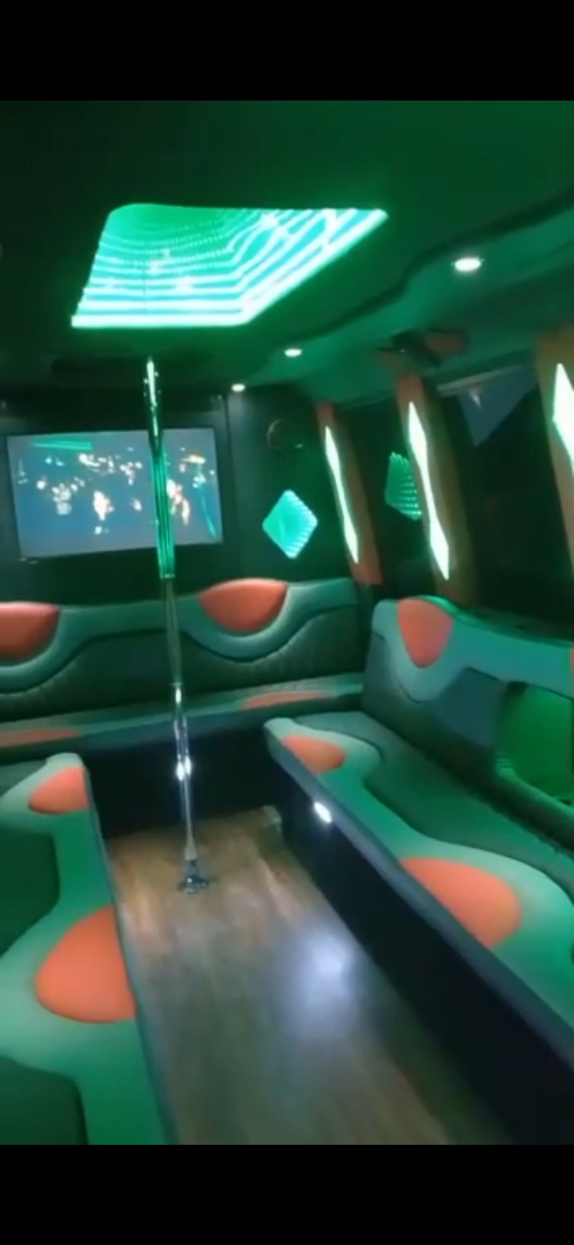 2014 Ford E-450 Party Bus