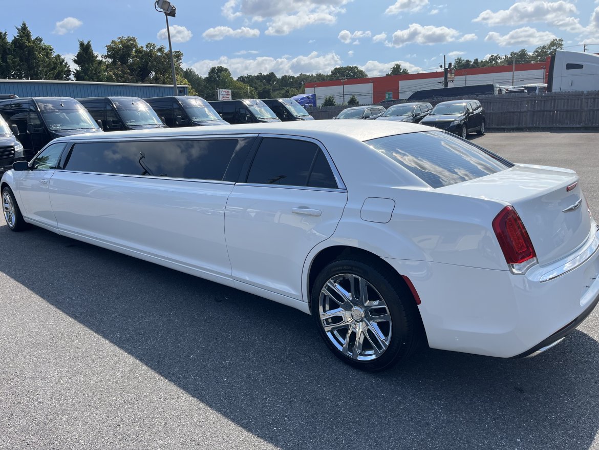 2019 Chrysler 300 Limousine