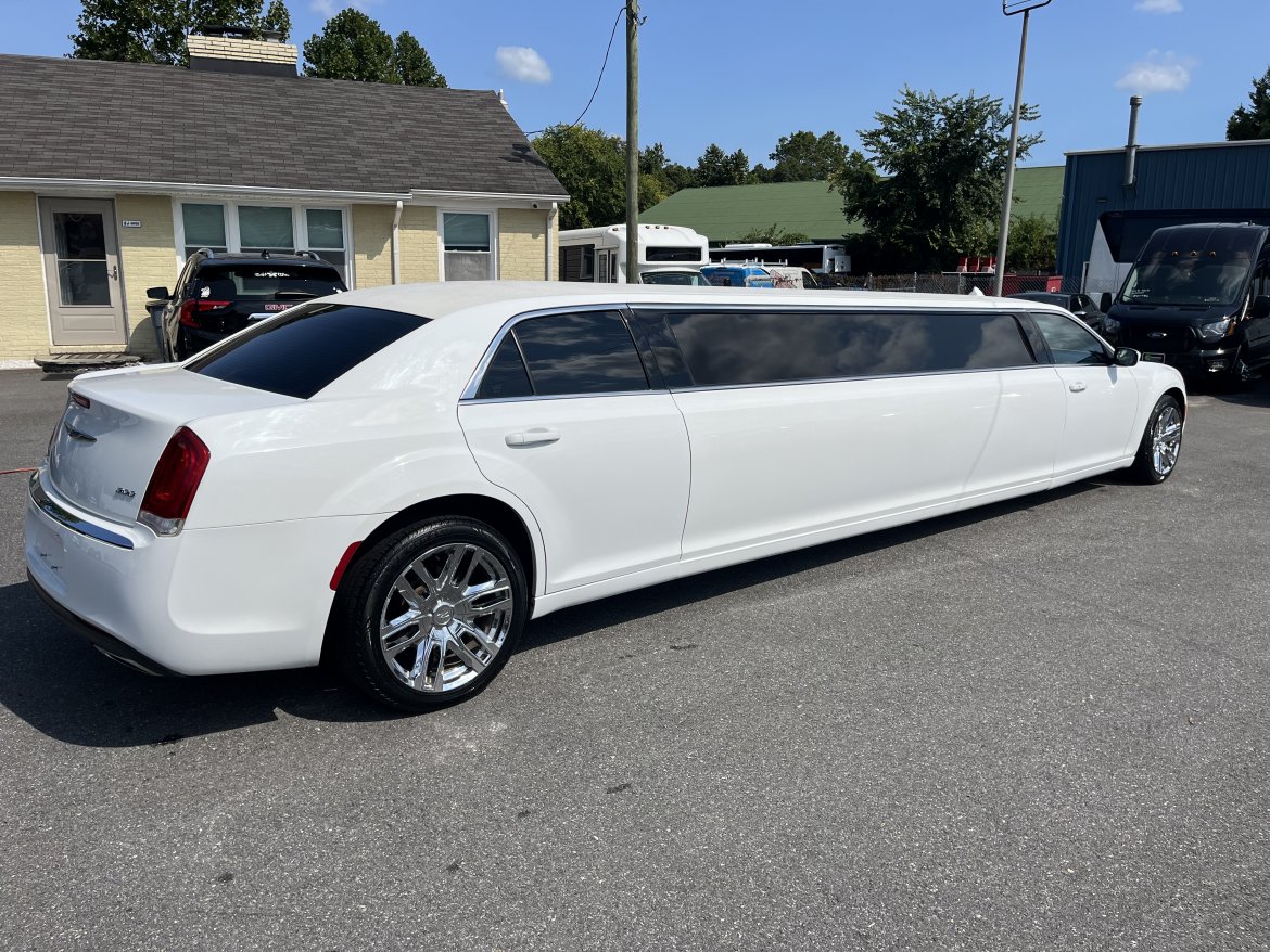 2019 Chrysler 300 Limousine