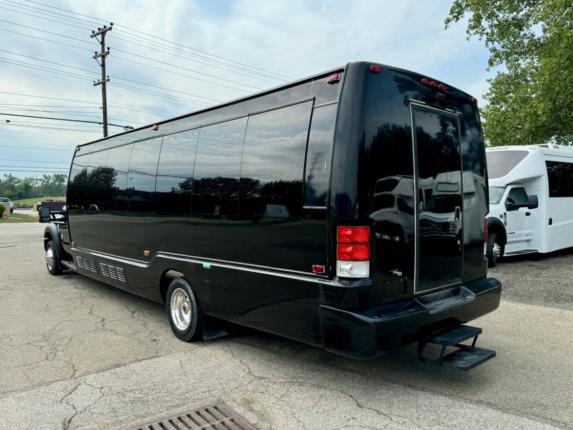 2014 Ford F-550 Limo Bus
