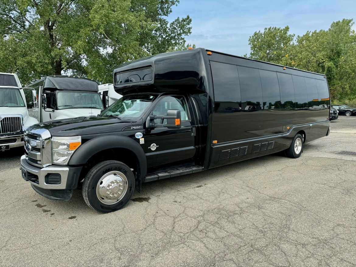 2014 Ford F-550 Limo Bus