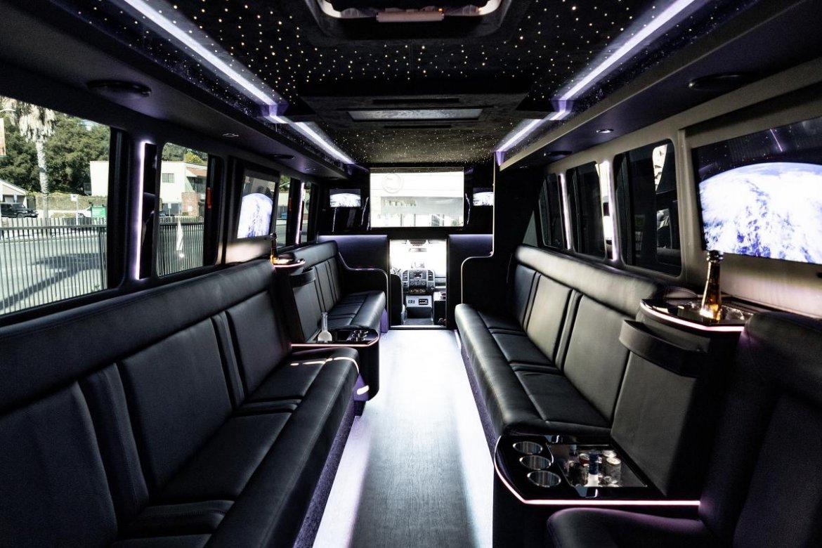 2020 Ford F-550 Limo Bus