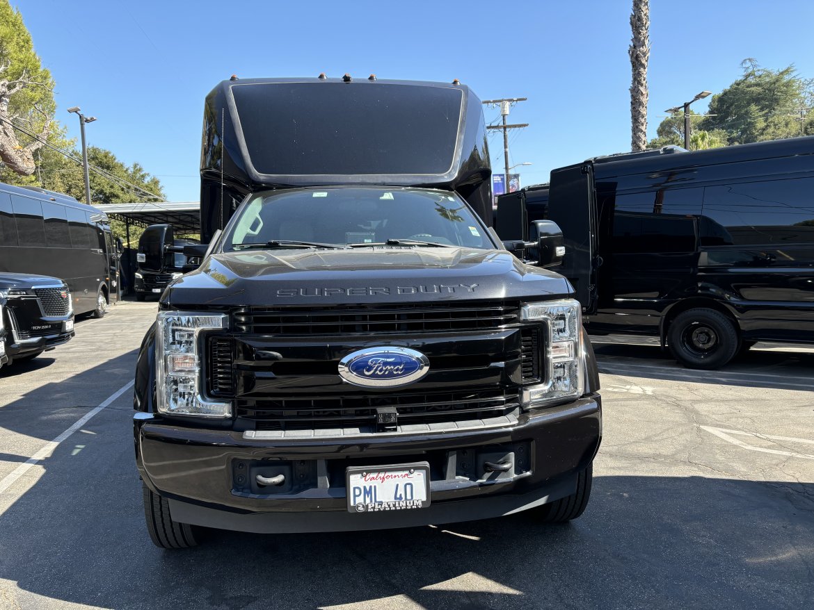 2020 Ford F-550 Limo Bus