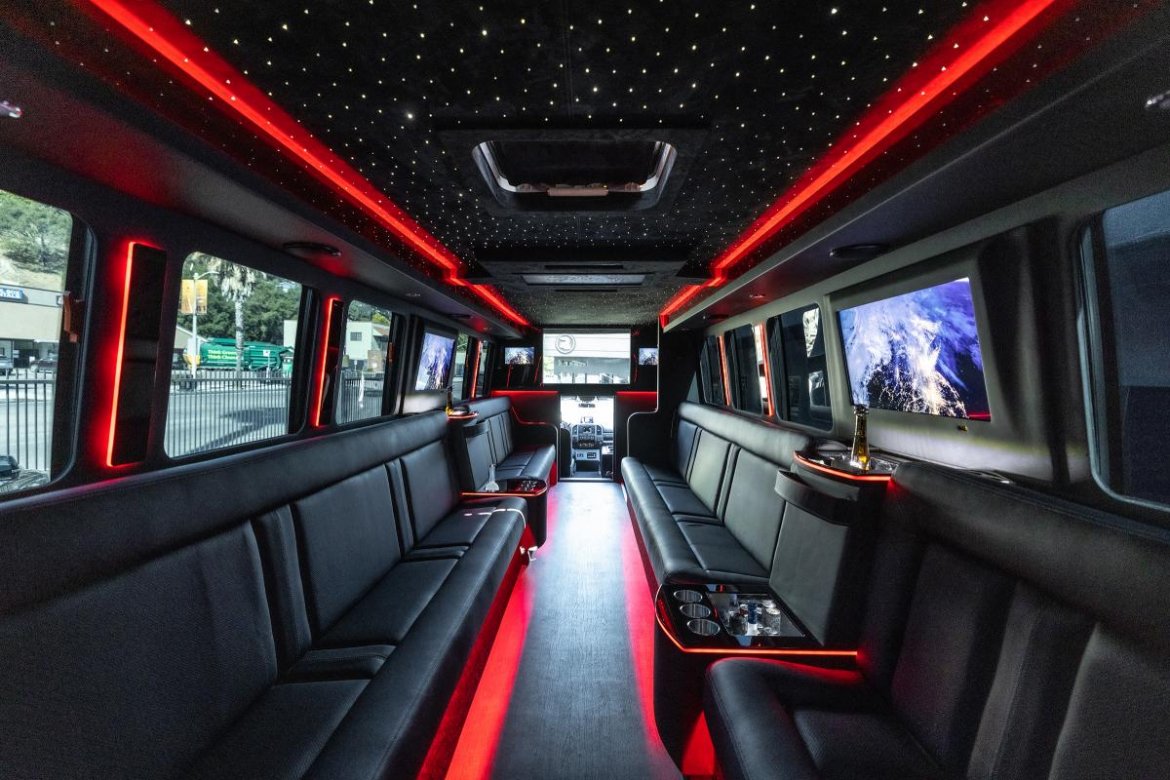 2020 Ford F-550 Limo Bus