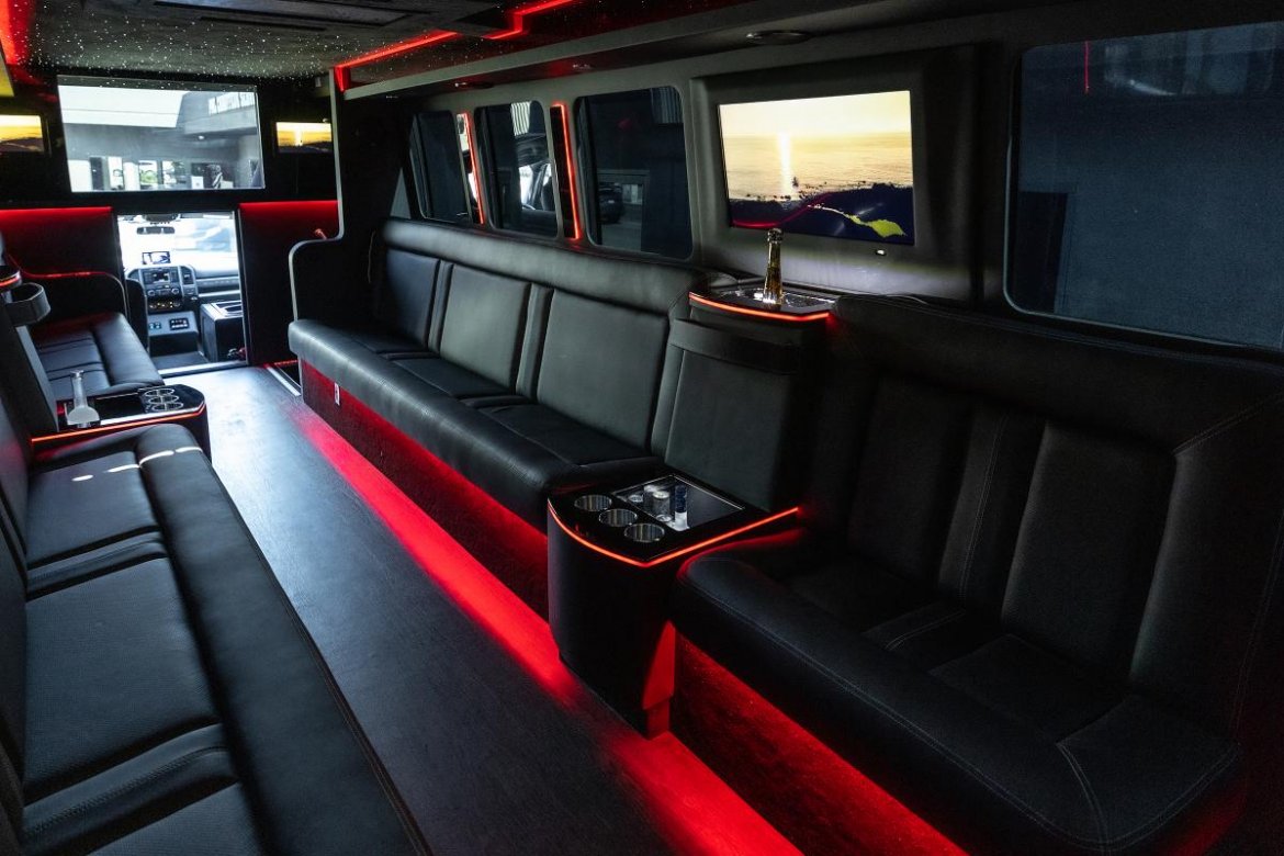 2020 Ford F-550 Limo Bus