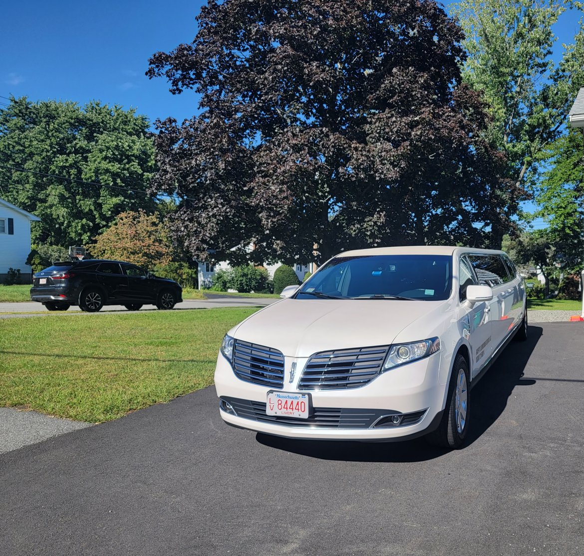 2018 Lincoln MKT Limousine