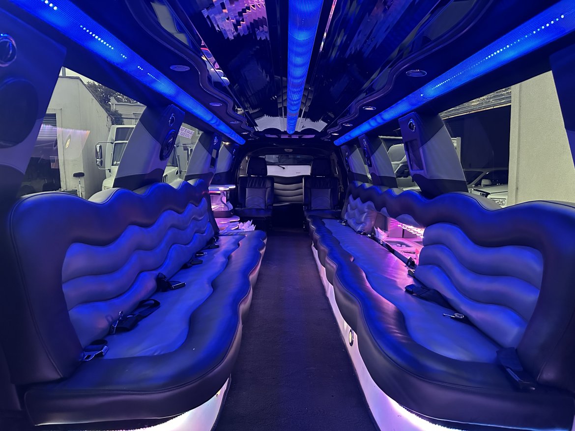 2013 Lincoln Navigator Limousine