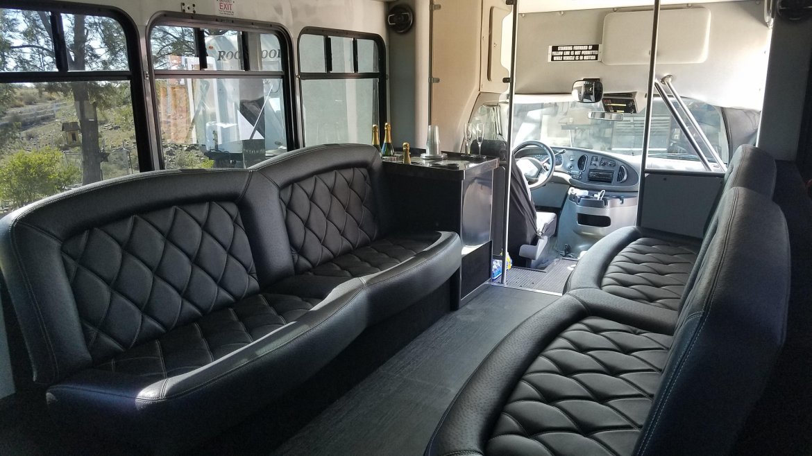 2007 Ford E-450 Limo Bus