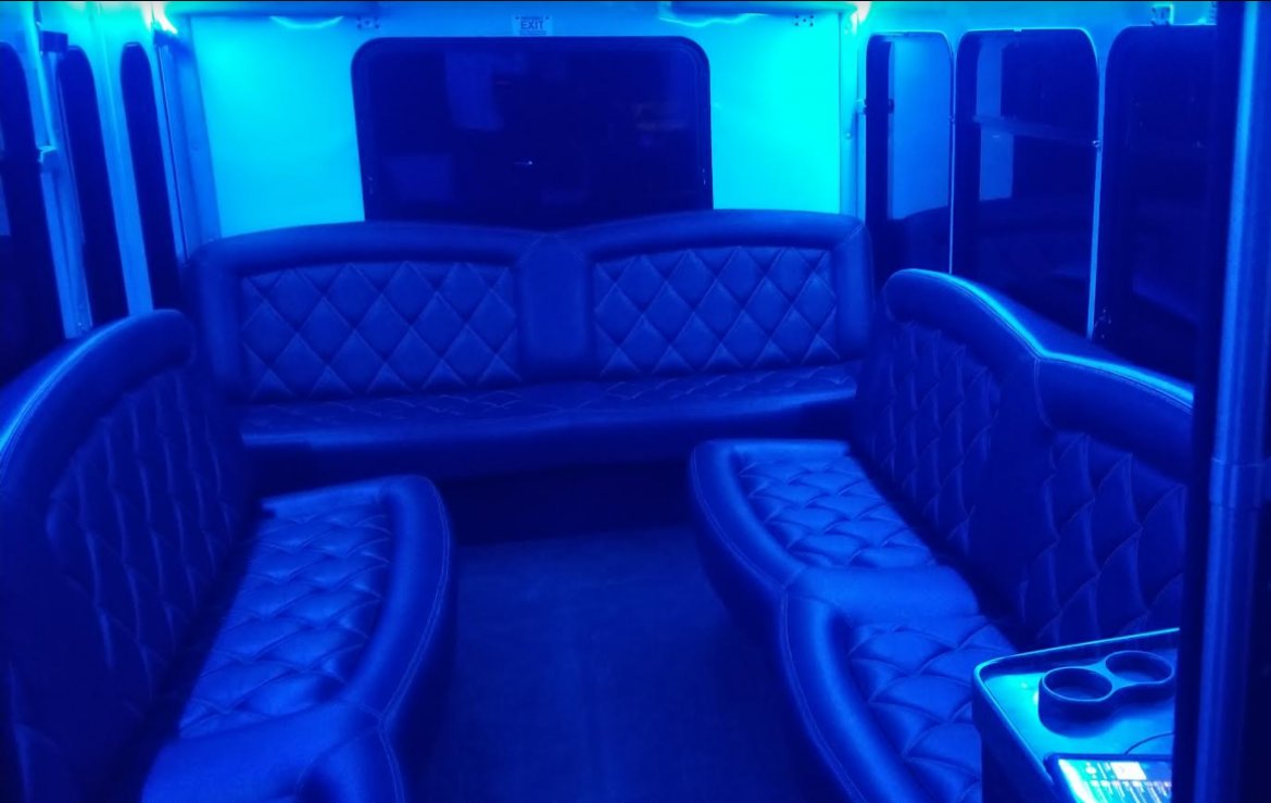 2007 Ford E-450 Limo Bus