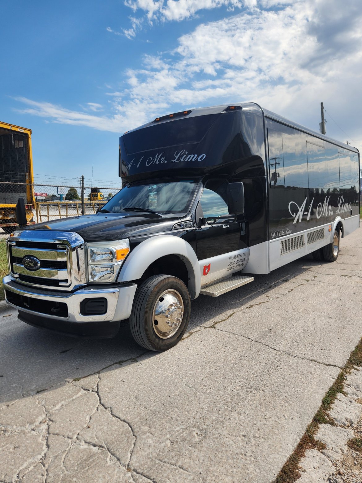 2012 Ford F-550 Shuttle Bus