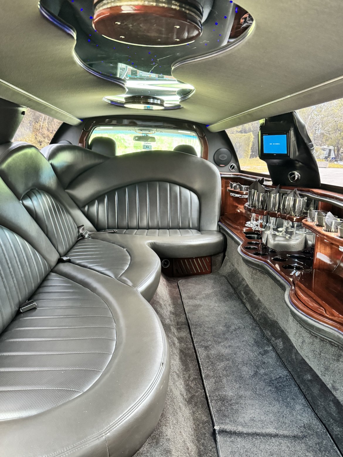 2007 Lincoln Town Car Limousine