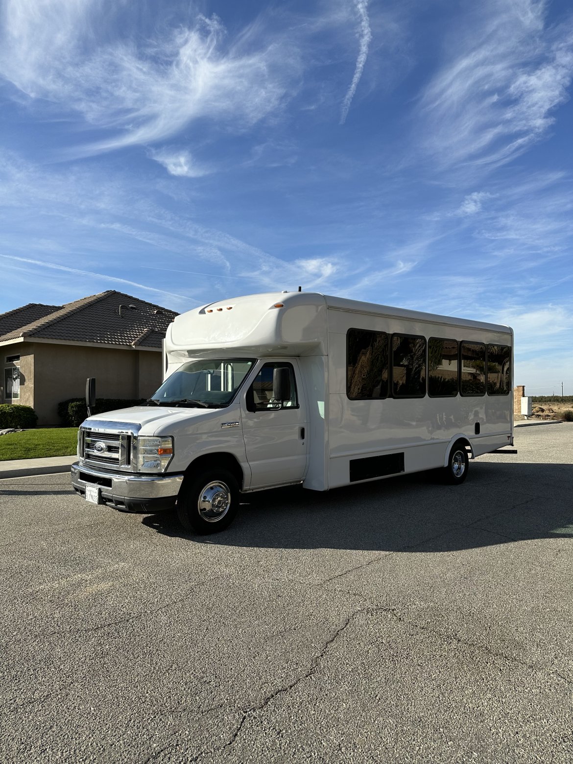 2016 Ford F-350 Limo Bus