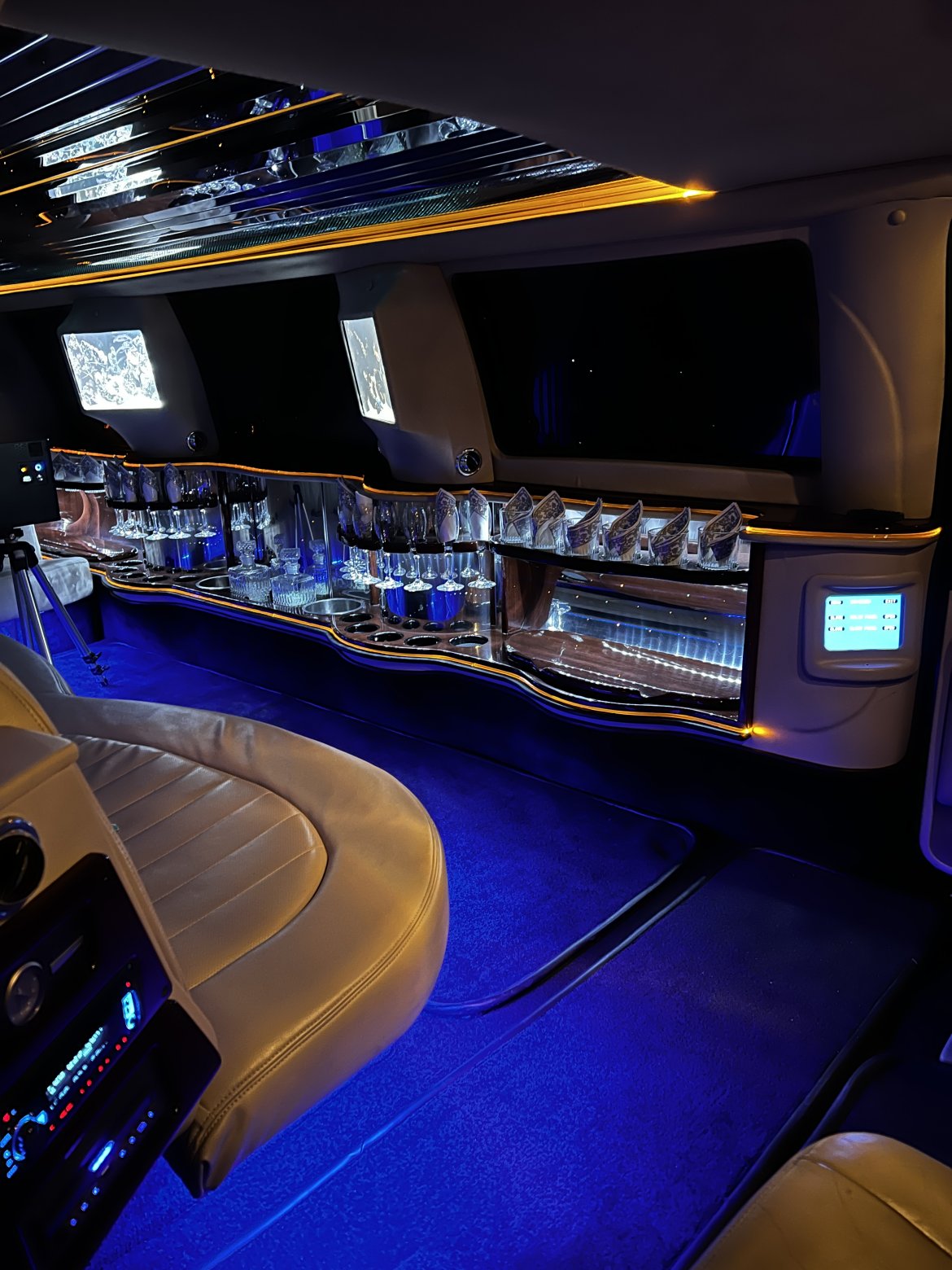 2004 Lincoln Navigator Limousine