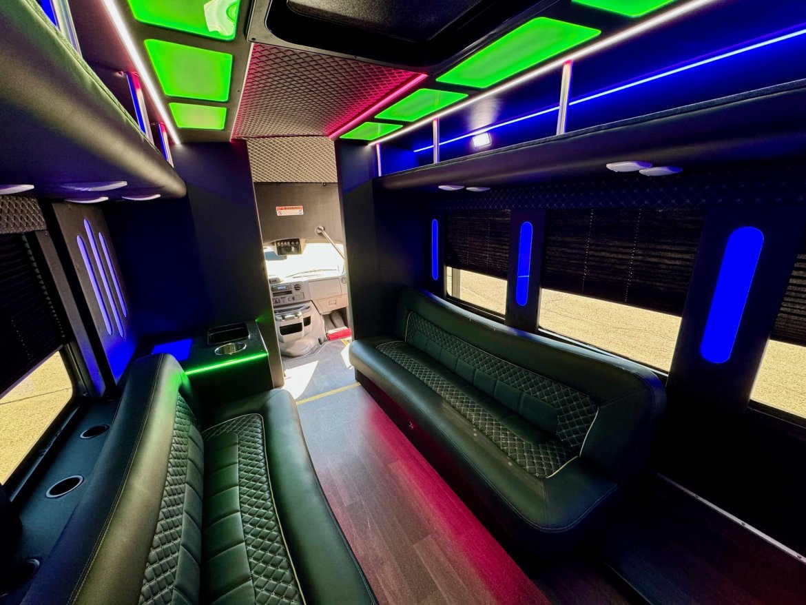 2023 Ford E-450 Limo Bus