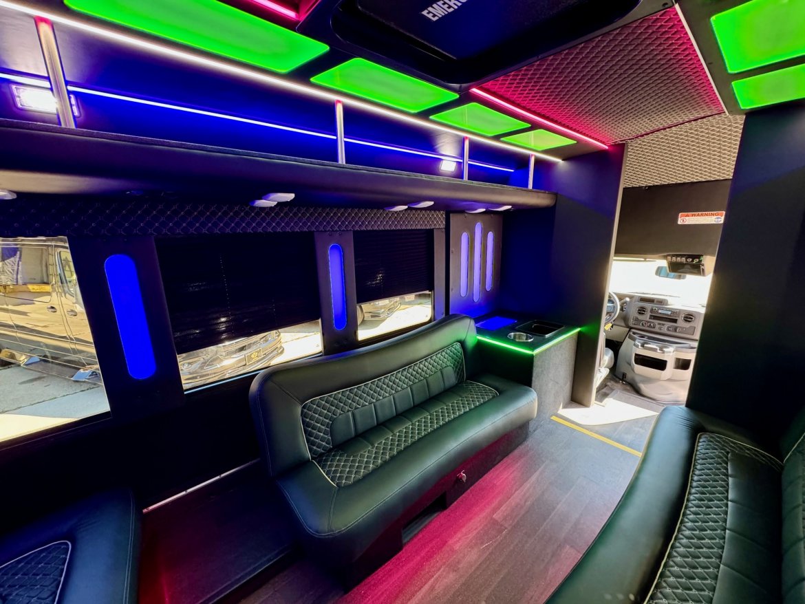 2023 Ford E-450 Limo Bus