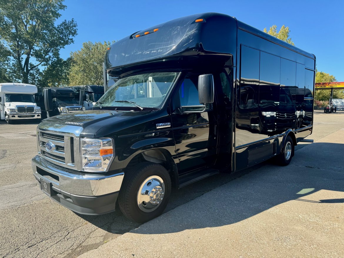 2023 Ford E-450 Limo Bus