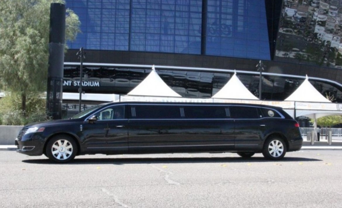 2019 Lincoln MKT Limousine