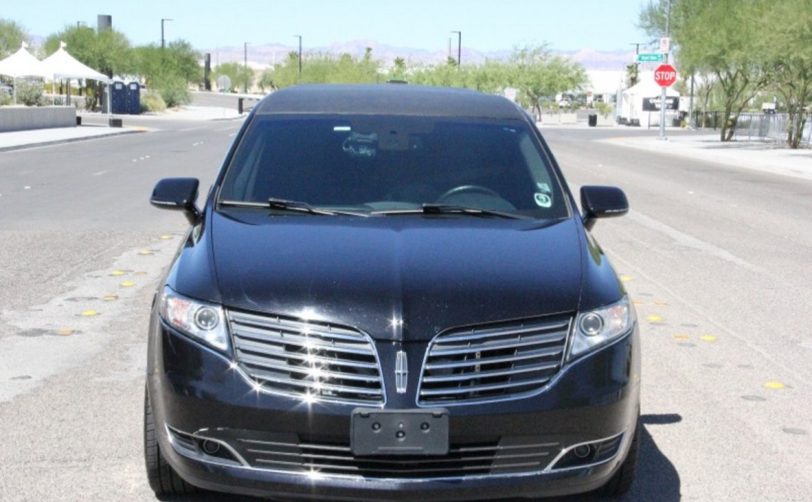 2019 Lincoln MKT Limousine