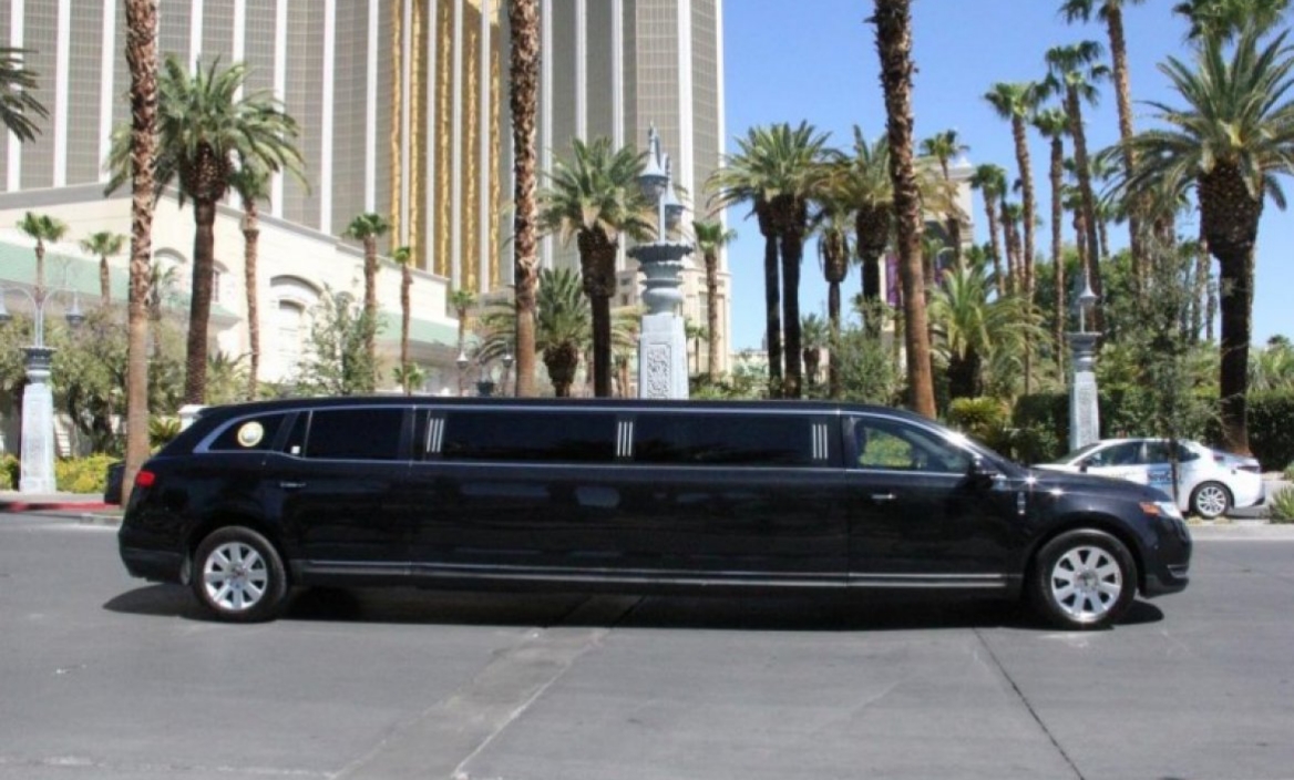 2019 Lincoln MKT Limousine