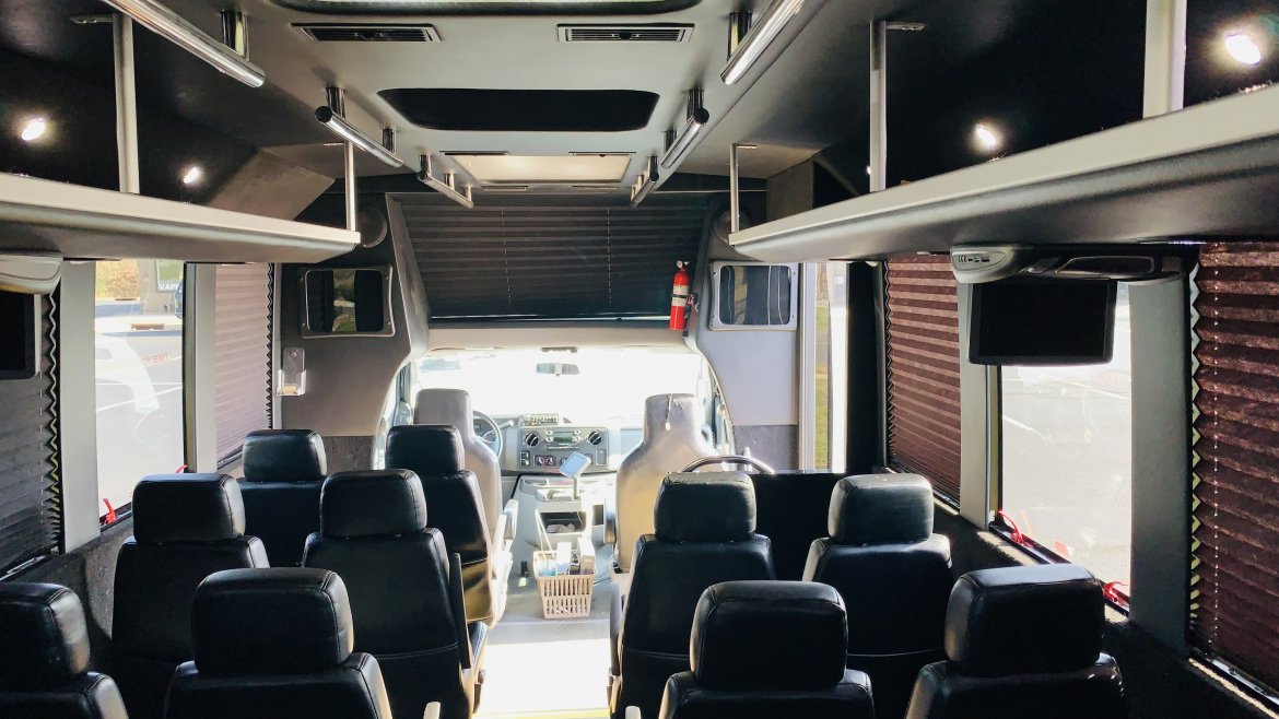 2016 Ford E-450 Limo Bus