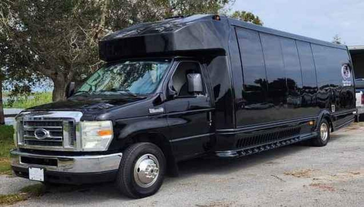 2012 Ford E-450 Shuttle Bus