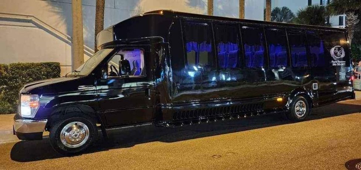 2012 Ford E-450 Shuttle Bus