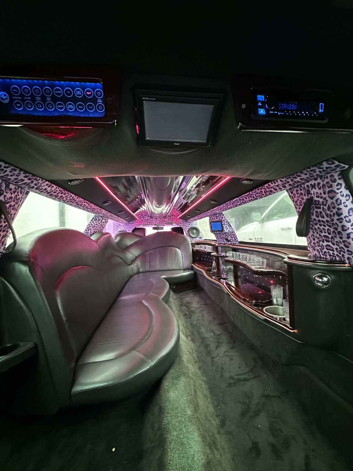 2011 Lincoln Town Car Limousine