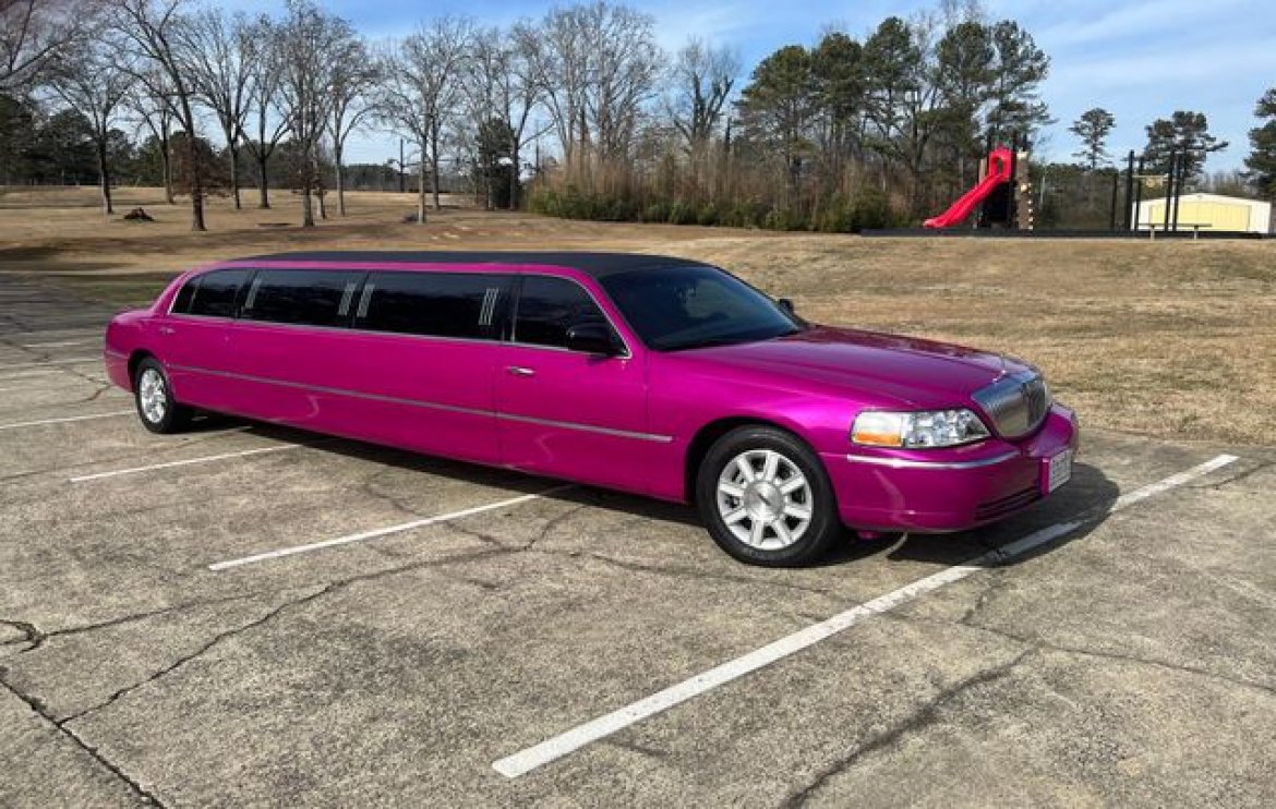 2011 Lincoln Town Car Limousine