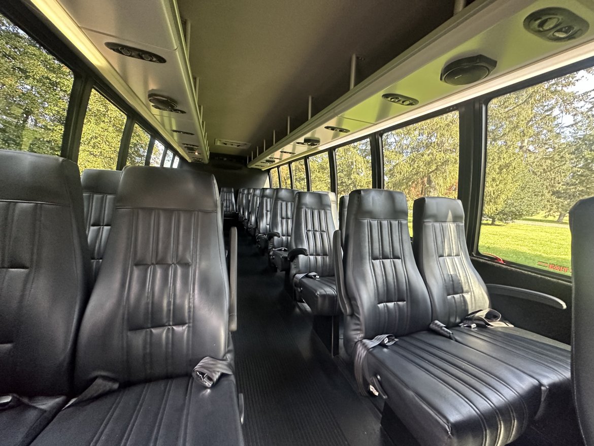 2013 Ford F-650 Shuttle Bus