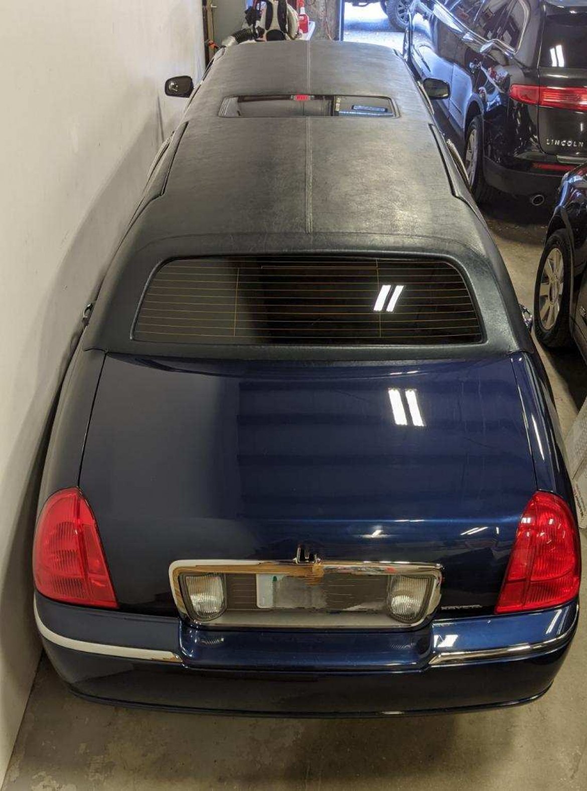 2006 Lincoln Town Car Limousine