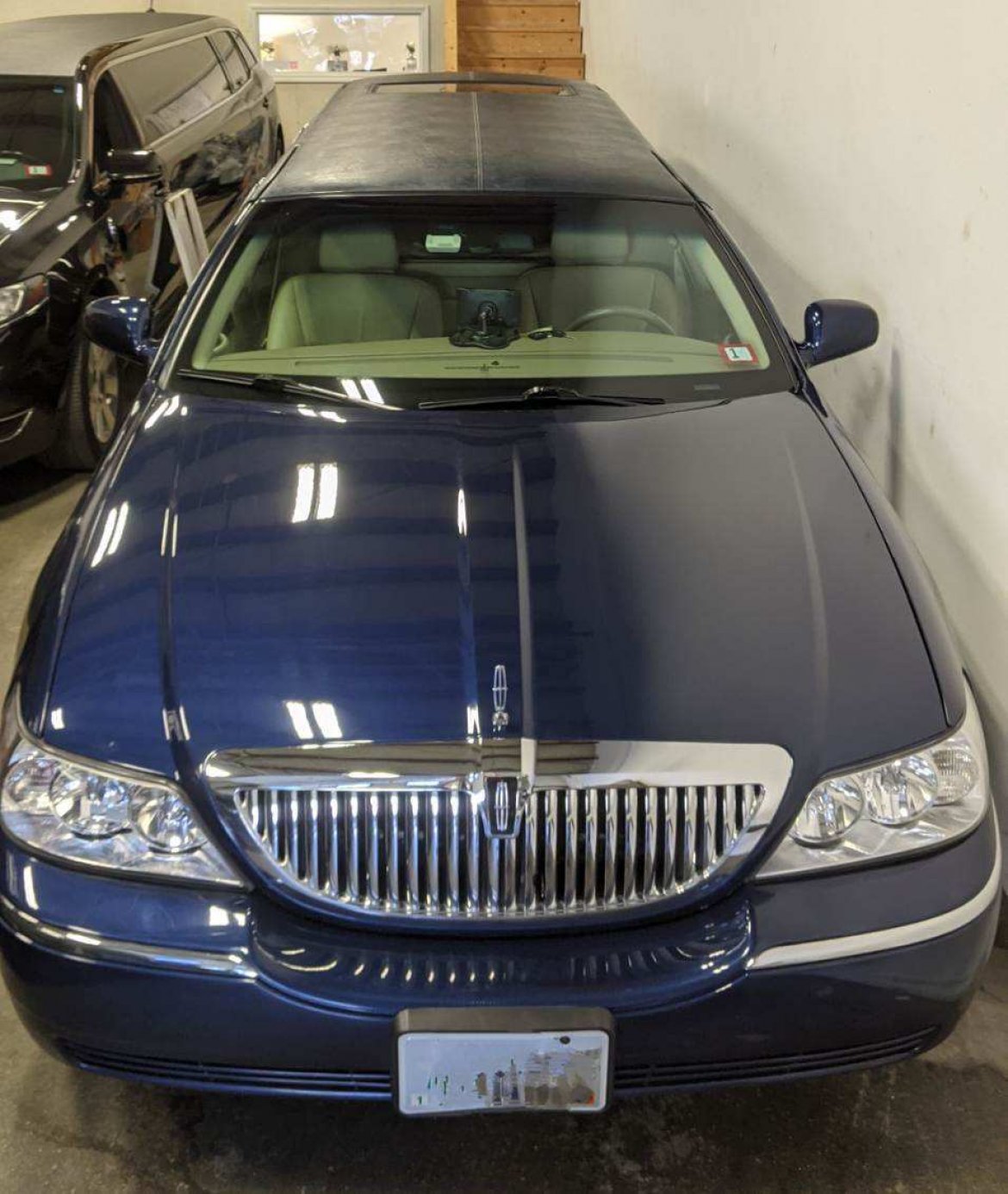2006 Lincoln Town Car Limousine