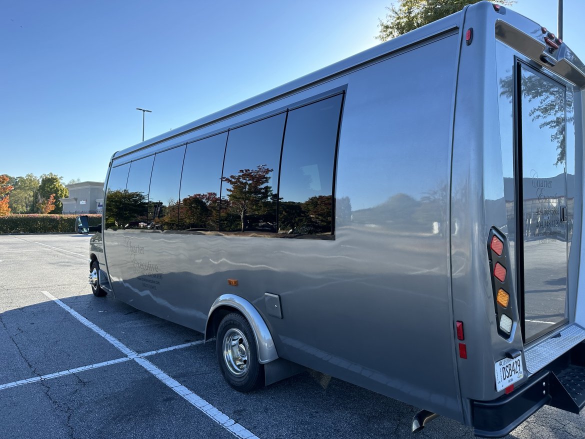 2018 Ford E-450  Limo Bus