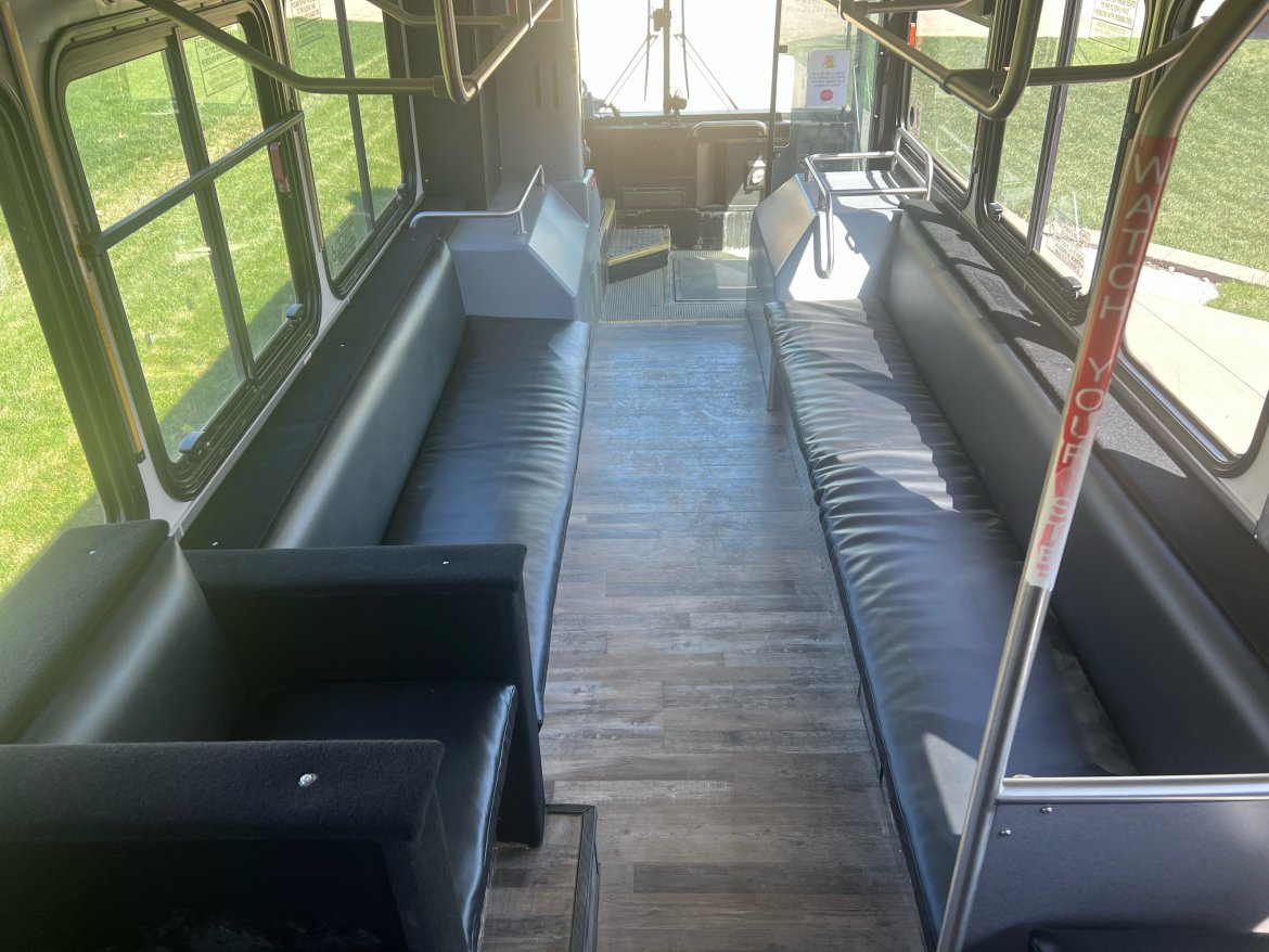 2006 Gillig Limo Bus