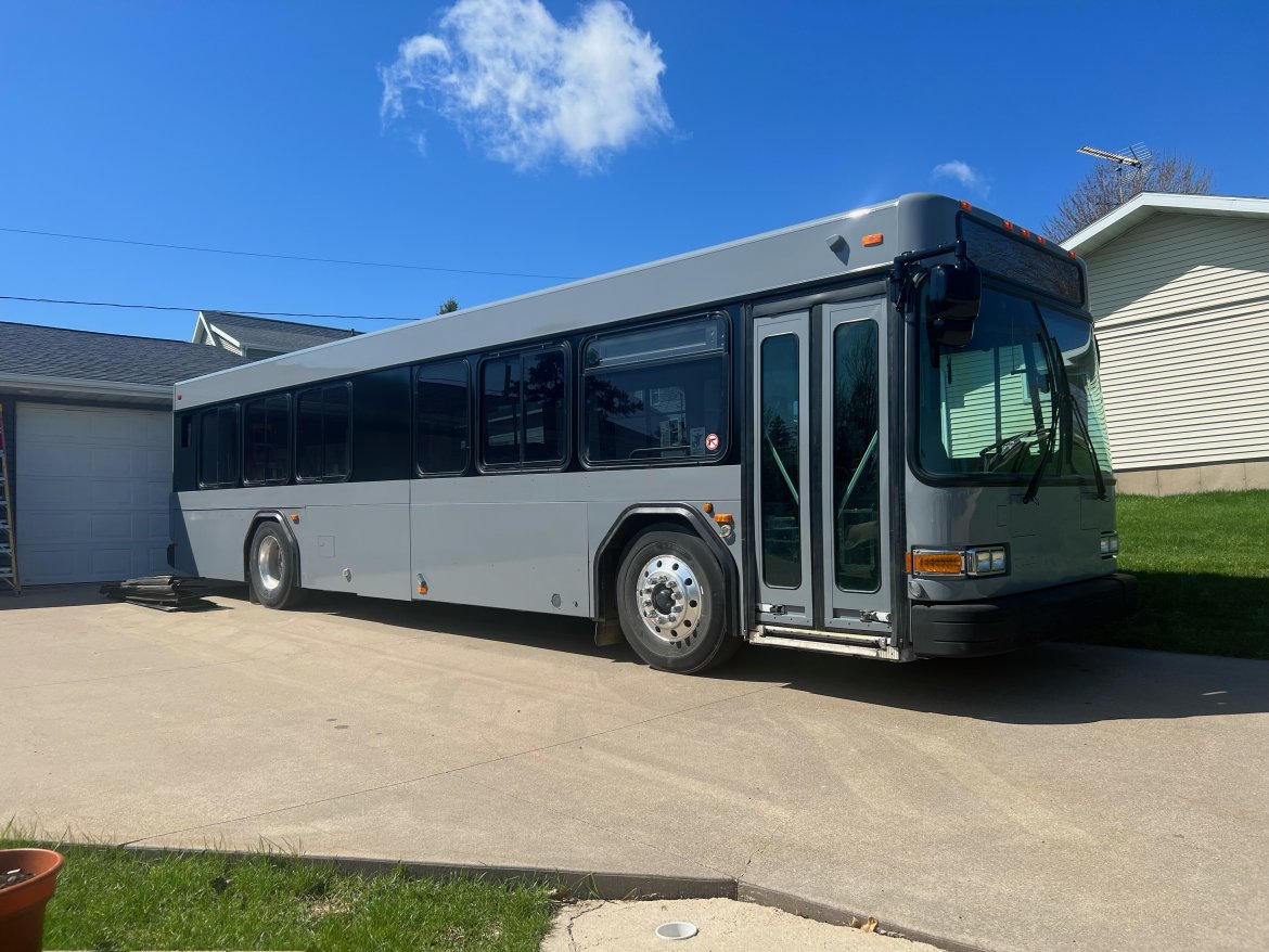 2006 Gillig Limo Bus