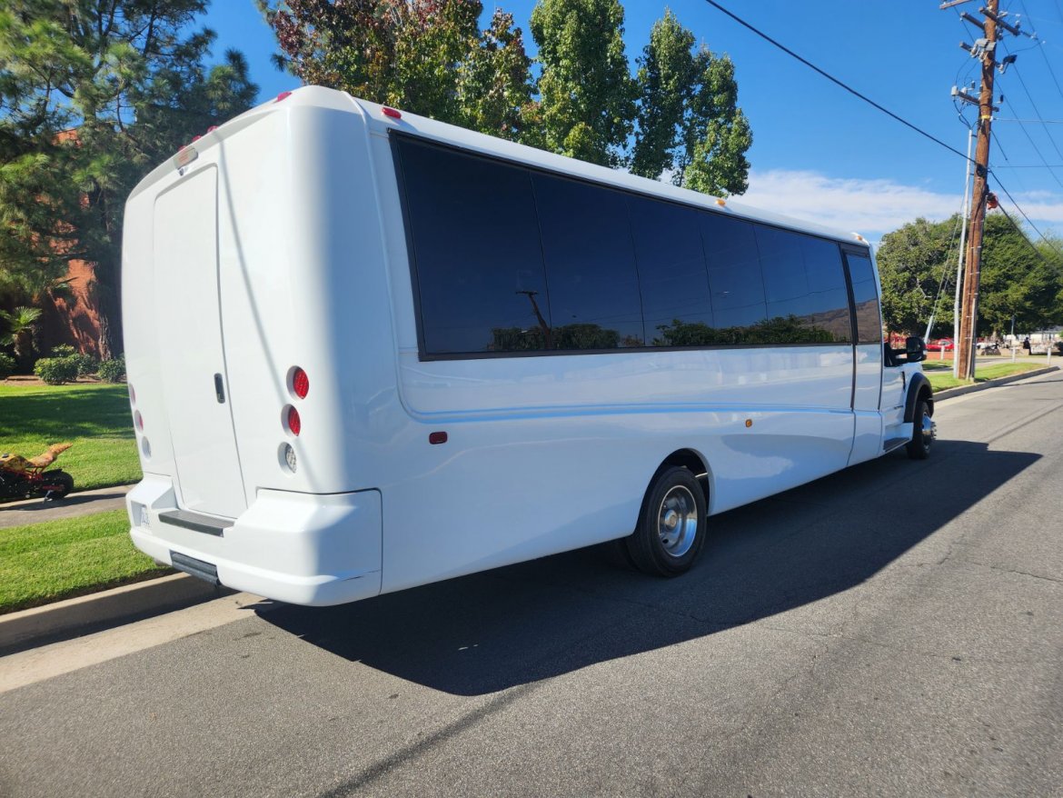 2019 Ford F-550 Shuttle Bus