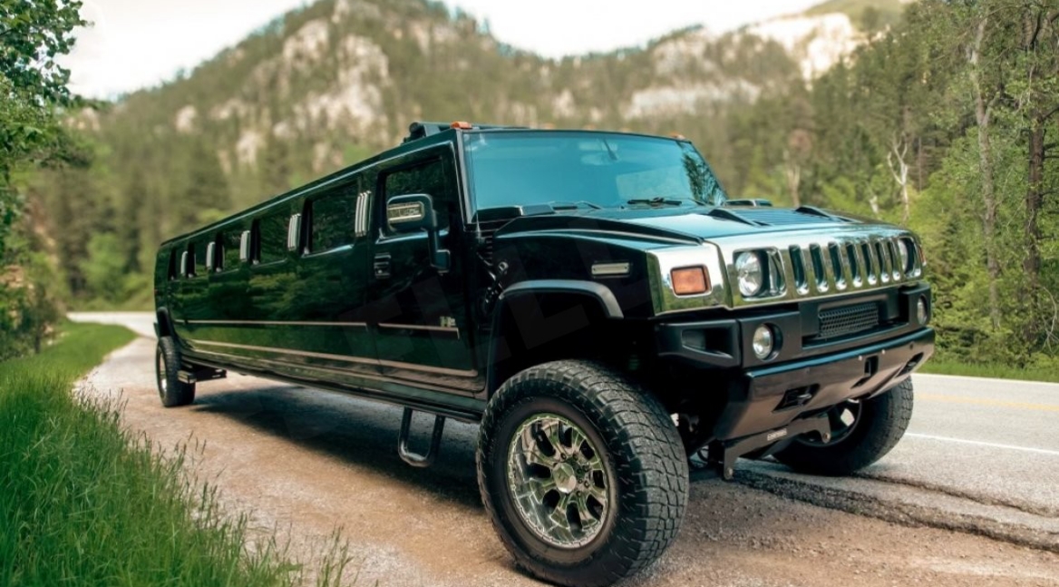 2005 Hummer H2 Limousine