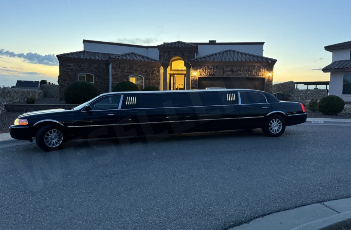 2007 Lincoln Town Car Limousine