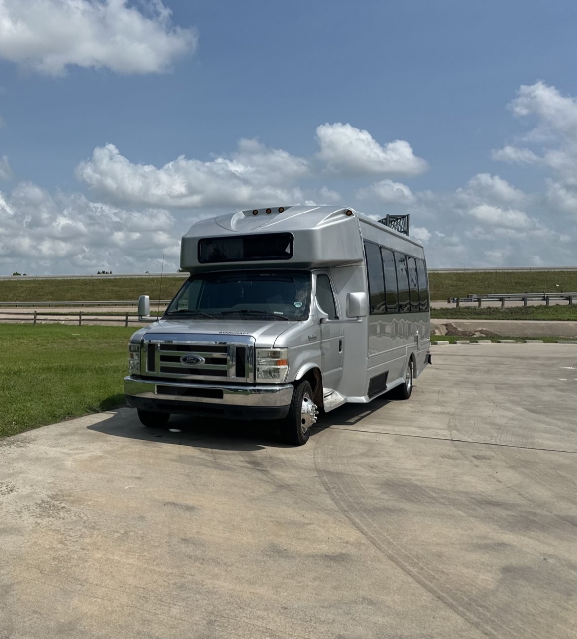 2009 Ford E-450 Limo Bus