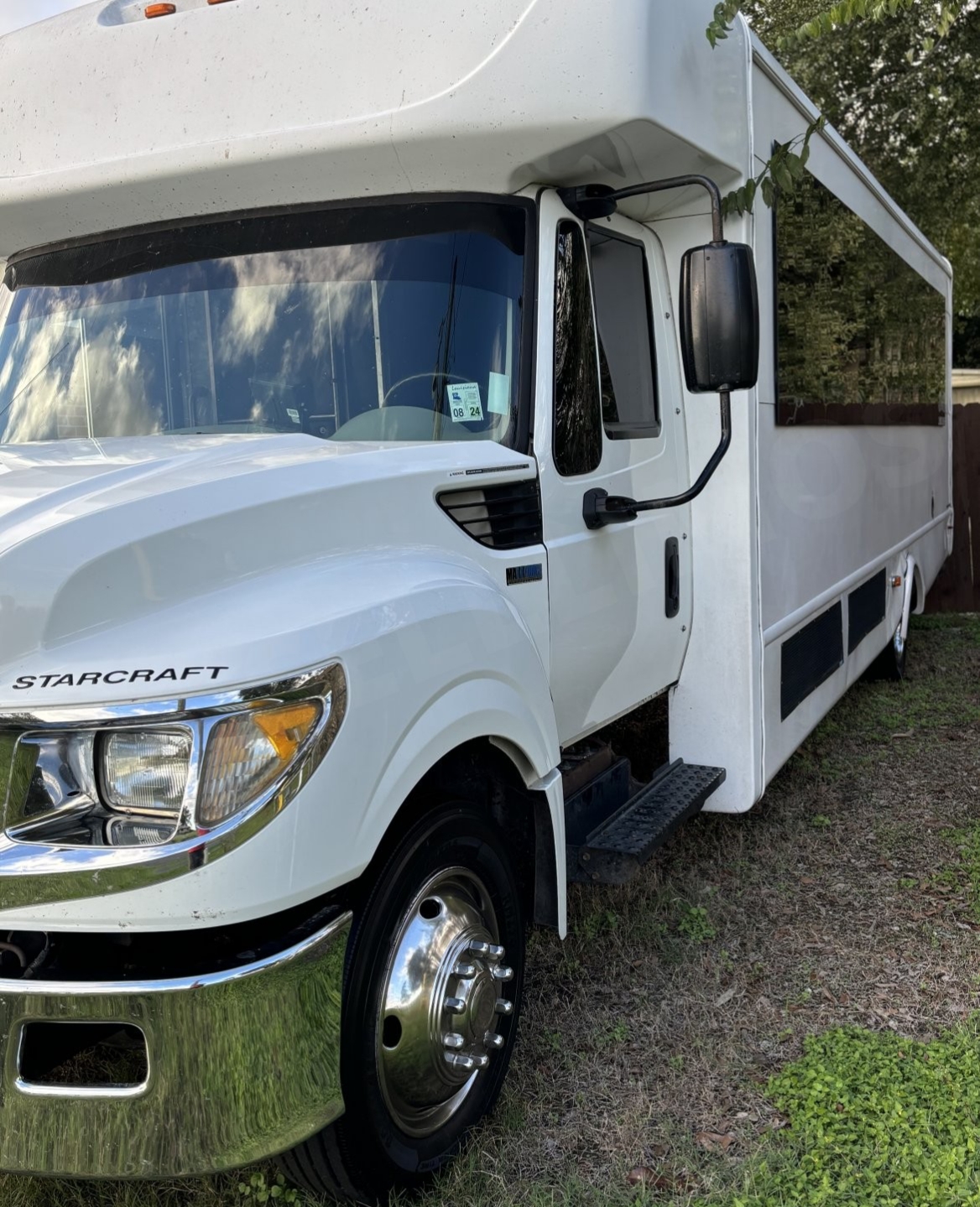 2014 International Longstar Limo Bus