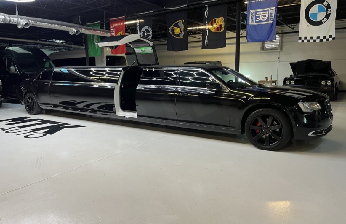 2015 Chrysler 300 Limousine