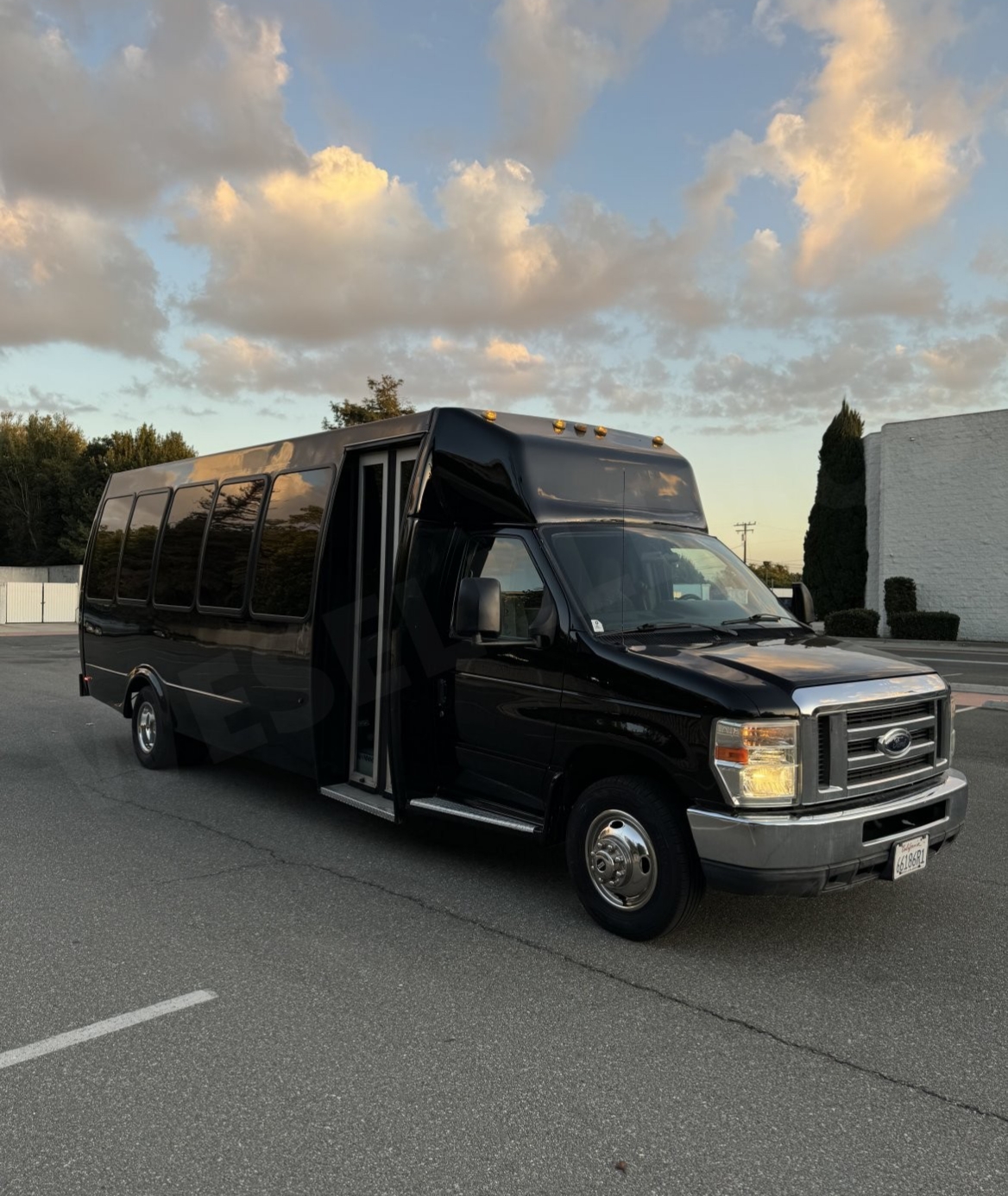 2015 Ford E-450 Limo Bus