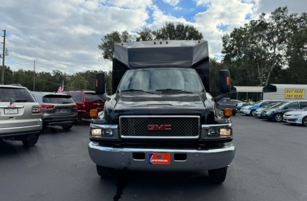 2006 GMC 5500  Limo Bus