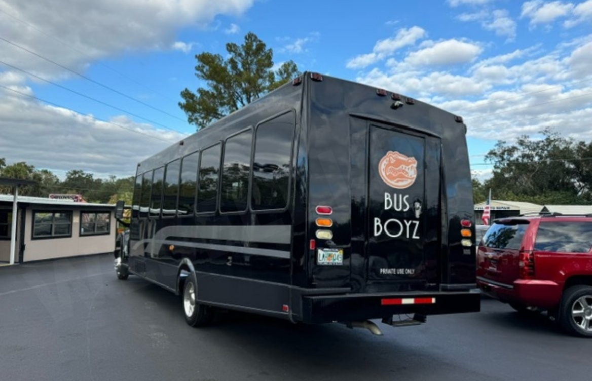2006 GMC 5500  Limo Bus