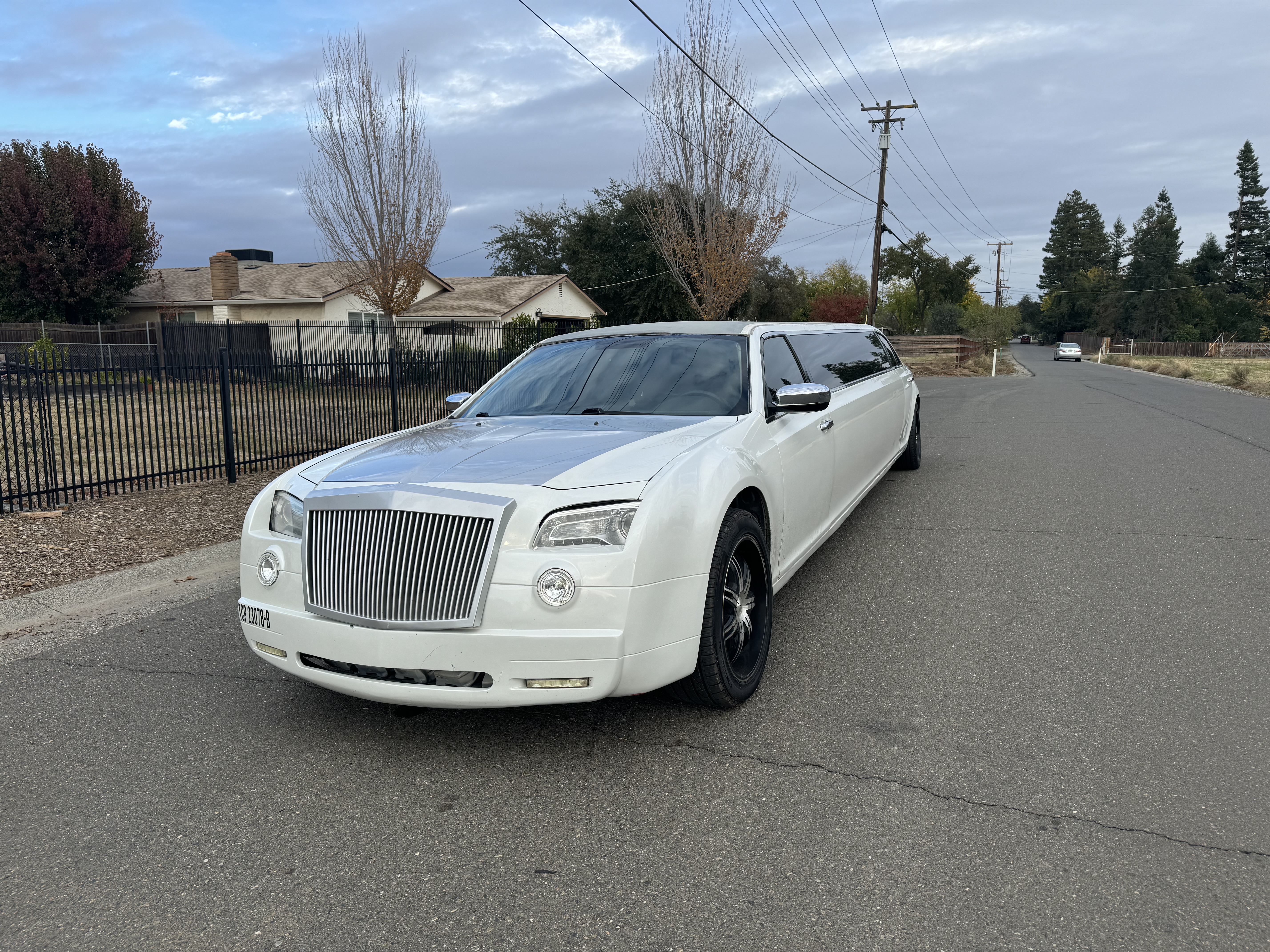 2013 Chrysler 300 Limo Rolls Royce Front