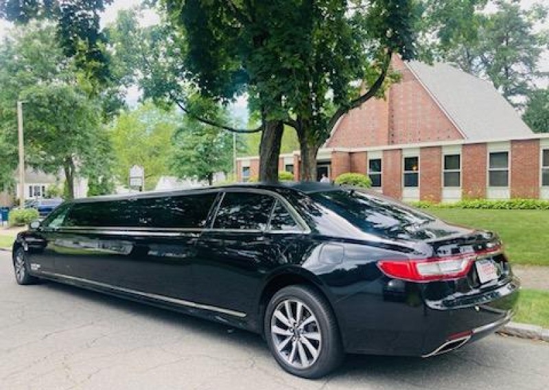 2017 Lincoln Continental Limousine