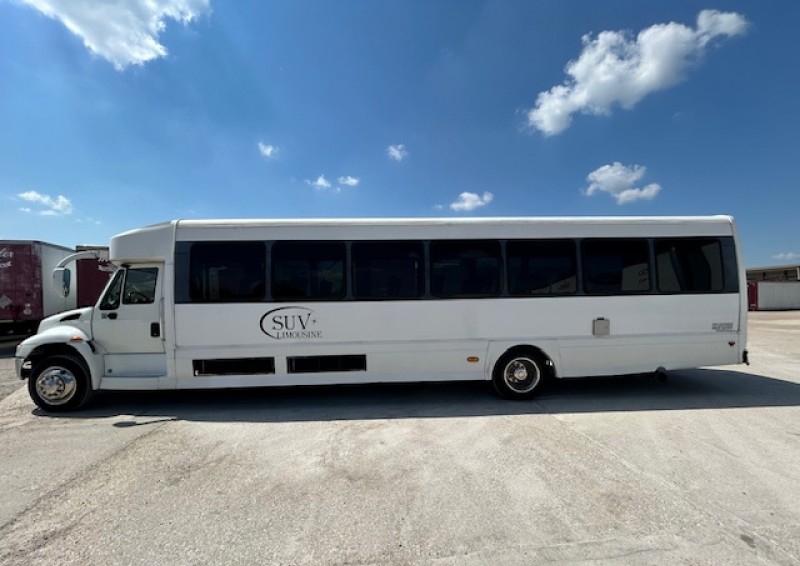 2013 International 3200 Shuttle Bus